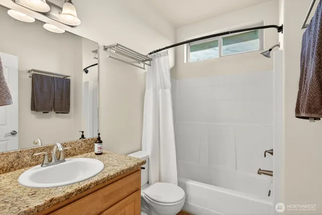 $849,000 | 120 West Crescent Harbor Road, Oak Harbor, WA 98277