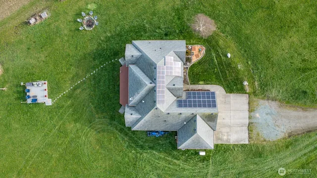 $849,000 | 120 West Crescent Harbor Road, Oak Harbor, WA 98277