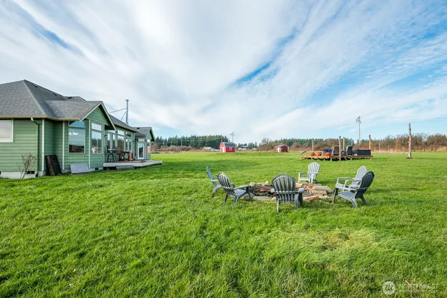 $849,000 | 120 West Crescent Harbor Road, Oak Harbor, WA 98277