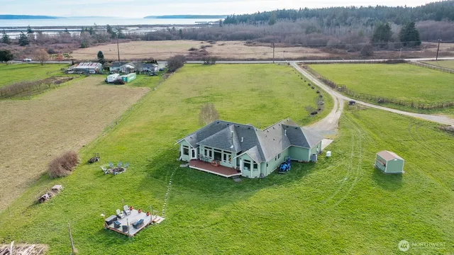 $849,000 | 120 West Crescent Harbor Road, Oak Harbor, WA 98277