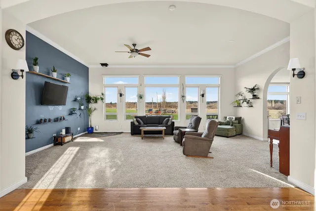 $849,000 | 120 West Crescent Harbor Road, Oak Harbor, WA 98277