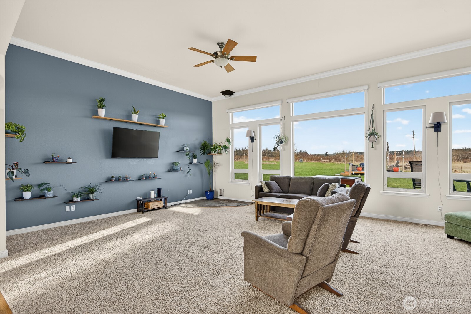 120 West Crescent Harbor Road Oak Harbor, WA 98277 - Photo 5 of 35