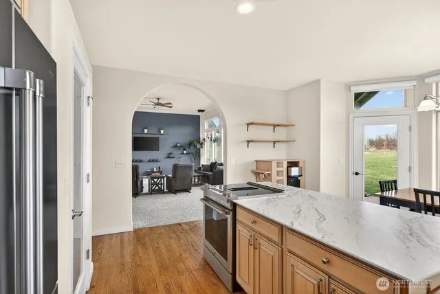 $849,000 | 120 West Crescent Harbor Road, Oak Harbor, WA 98277