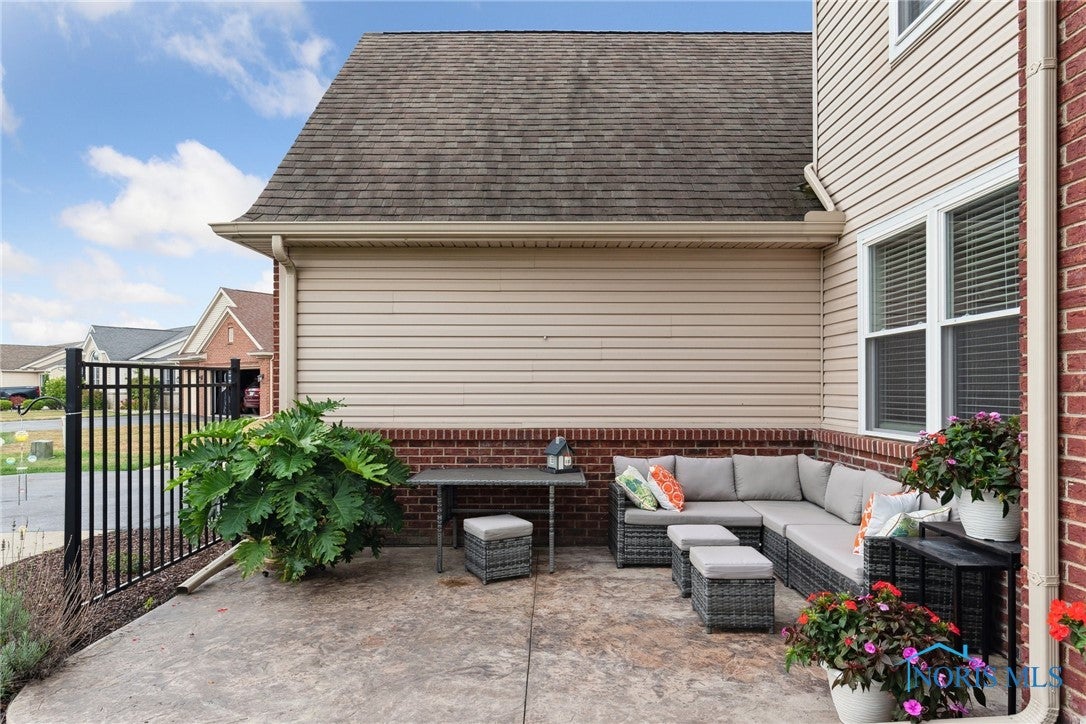 166 Lawai Road Oregon, OH 43616 - Photo 3 of 48 Gallery Image 3
