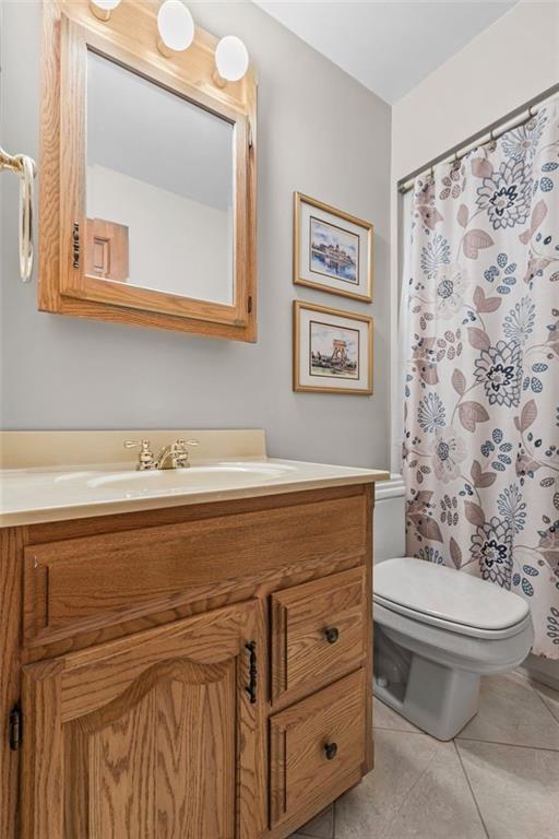 156 Revo Road Pittsburgh, PA 15236 - Photo 24 of 28 Hall bath...