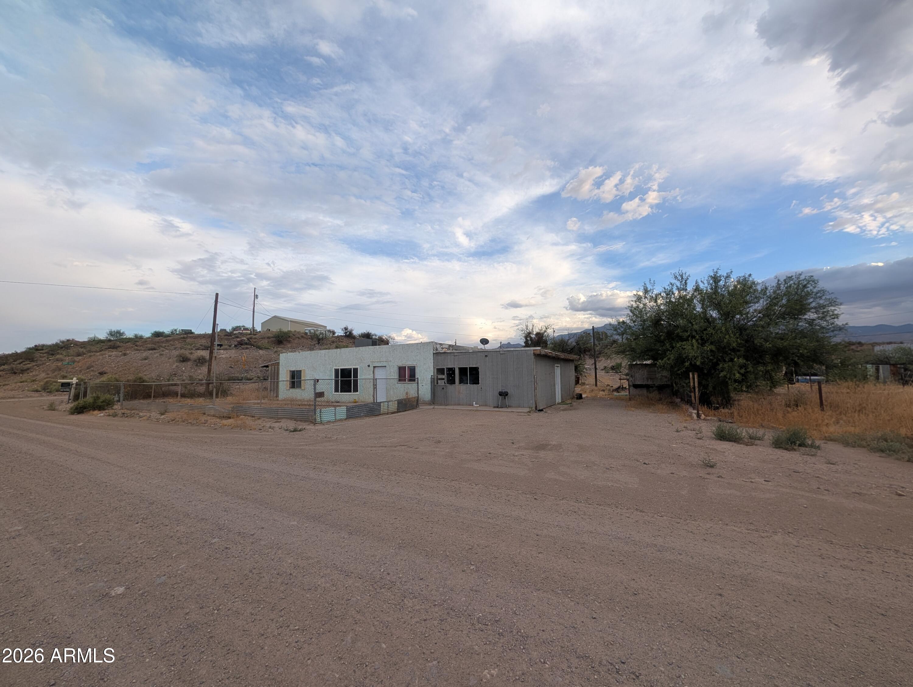 5285 West Layton Road Thatcher, AZ 85552 - Photo 3 of 9 PXL_20260605_012542205.MP