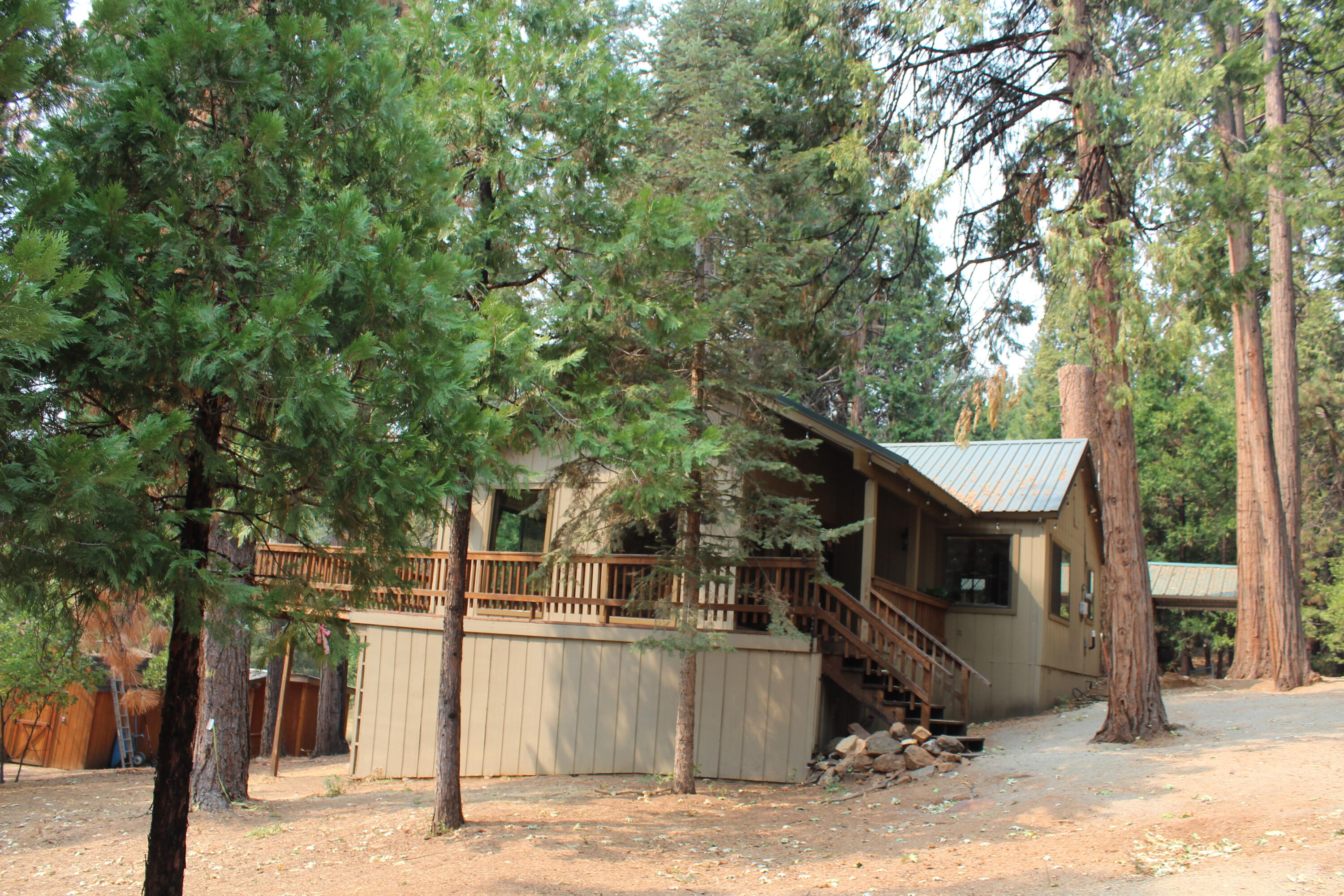 653 Loop Drive Springville, CA 93265 - Photo 14 of 51 Front from street