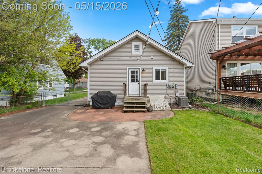 142 Massoit Street Clawson, MI 48017 - Photo 32 of 44