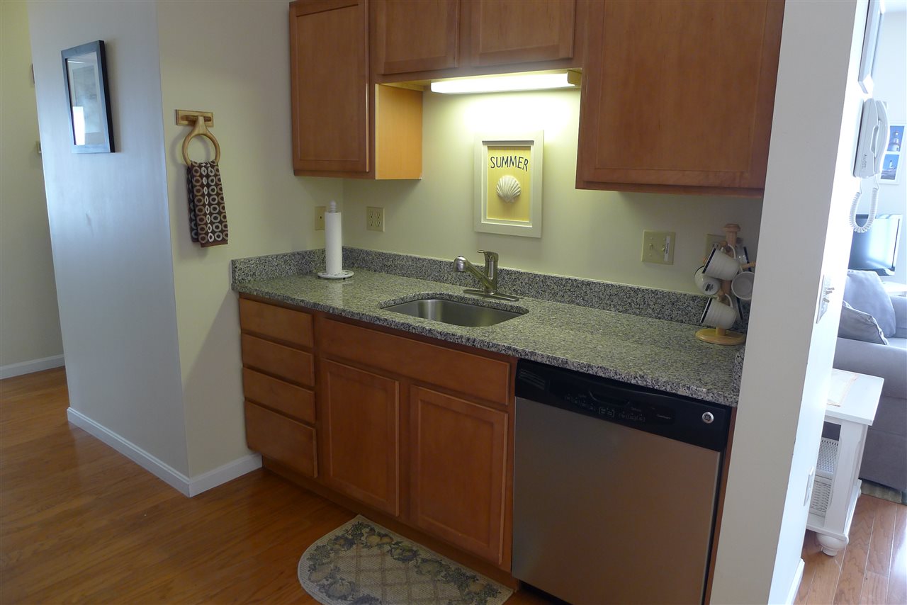 17 K Street, Unit 12 Hampton, NH 03842 - Photo 5 of 11 Gallery Image 5