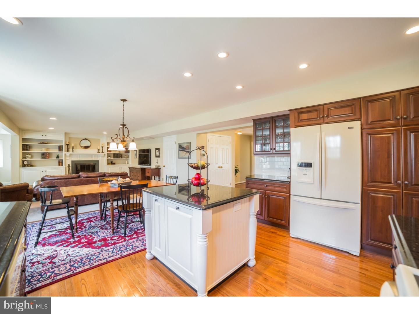 2317 Sand Trap Road Jamison, PA 18929 - Photo 5 of 25 Kitchen