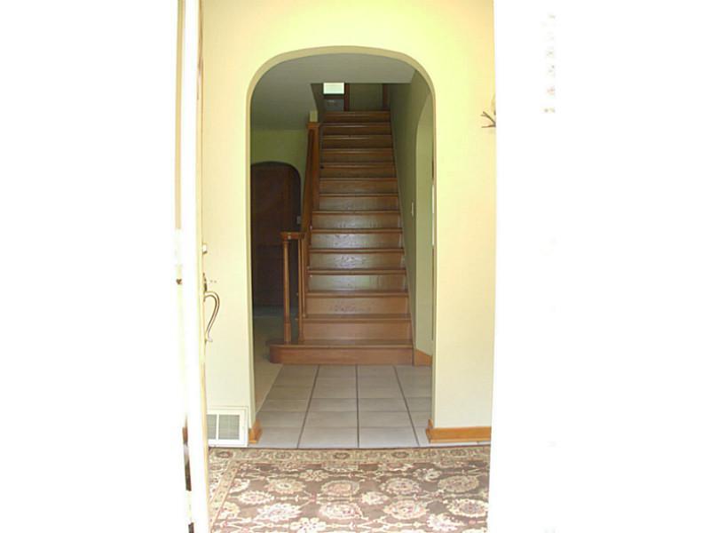 384 Saxonburg Road Butler, PA 16002 - Photo 3 of 25 Entry/Foyer.