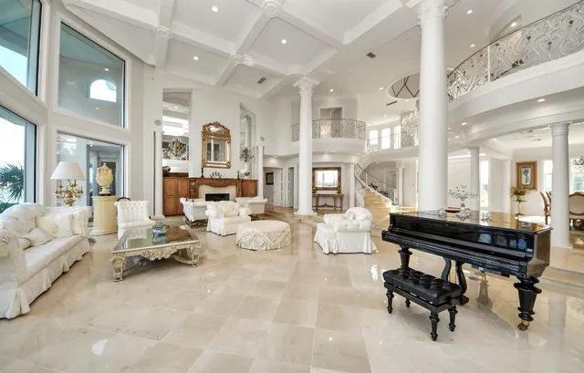 $5,099,999 | 2210 Twin Oaks Boulevard, Kemah, TX 77565