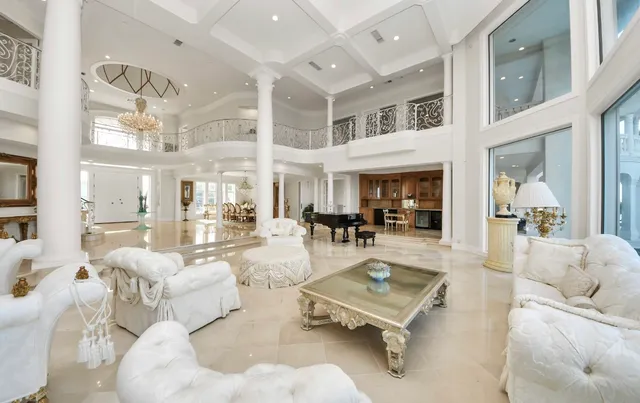 $5,099,999 | 2210 Twin Oaks Boulevard, Kemah, TX 77565