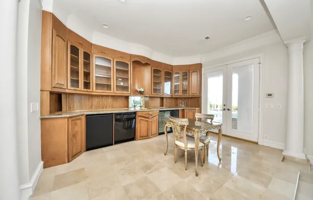 $5,099,999 | 2210 Twin Oaks Boulevard, Kemah, TX 77565