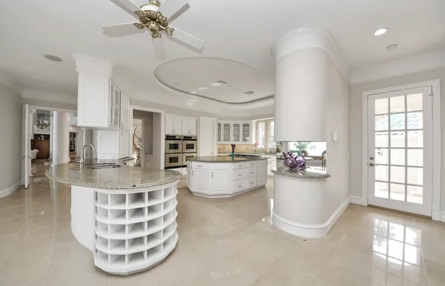 $5,099,999 | 2210 Twin Oaks Boulevard, Kemah, TX 77565