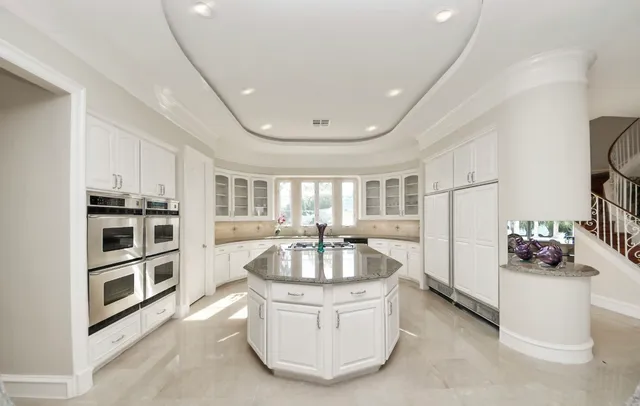 $5,099,999 | 2210 Twin Oaks Boulevard, Kemah, TX 77565