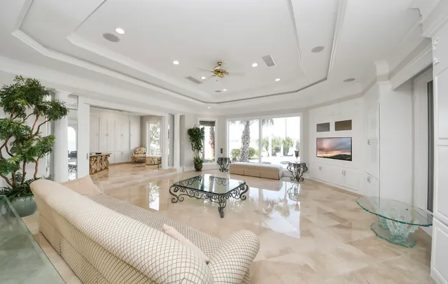 $5,099,999 | 2210 Twin Oaks Boulevard, Kemah, TX 77565