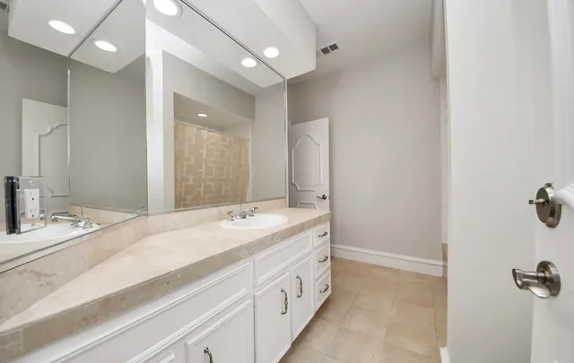 $5,099,999 | 2210 Twin Oaks Boulevard, Kemah, TX 77565