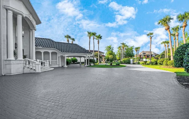 $5,099,999 | 2210 Twin Oaks Boulevard, Kemah, TX 77565