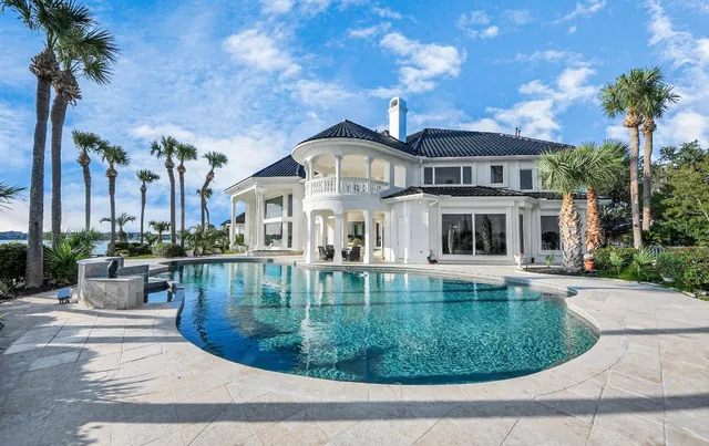 $5,099,999 | 2210 Twin Oaks Boulevard, Kemah, TX 77565