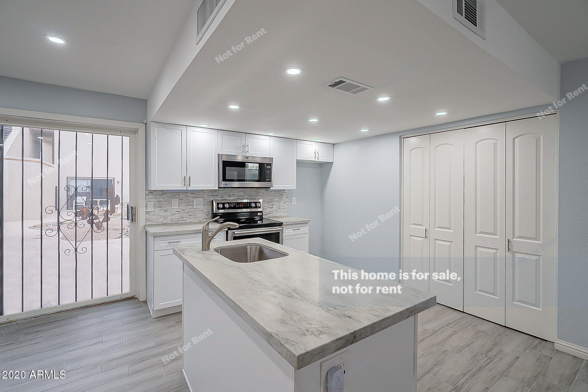 2021 East Osborn Road, Unit 10 Phoenix, AZ 85016 - Photo 8 of 25 listing_5