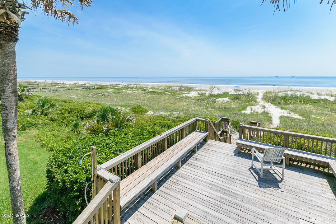 2233 Seminole Road, Unit 30 Atlantic Beach, FL 32233 - Photo 26 of 29 a view of a balcony with mountain view