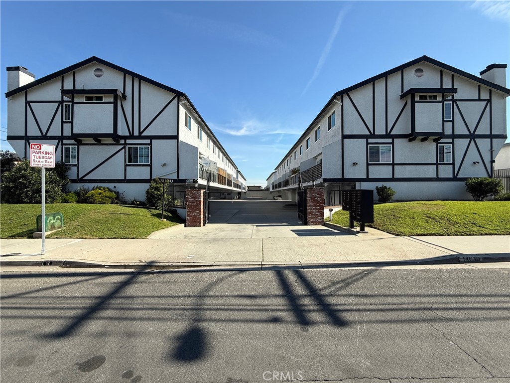 14630 Halldale Avenue, Unit 2 Gardena, CA 90247 - Photo 3 of 27