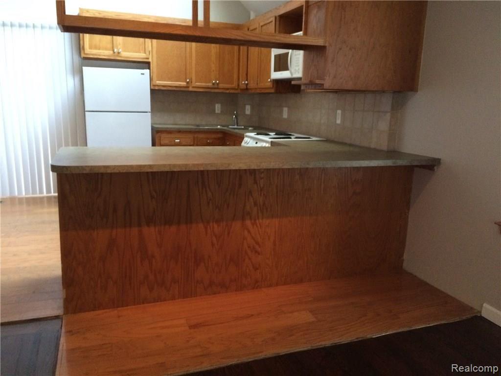 636 Stratford Road Ferndale, MI 48220 - Photo 4 of 9