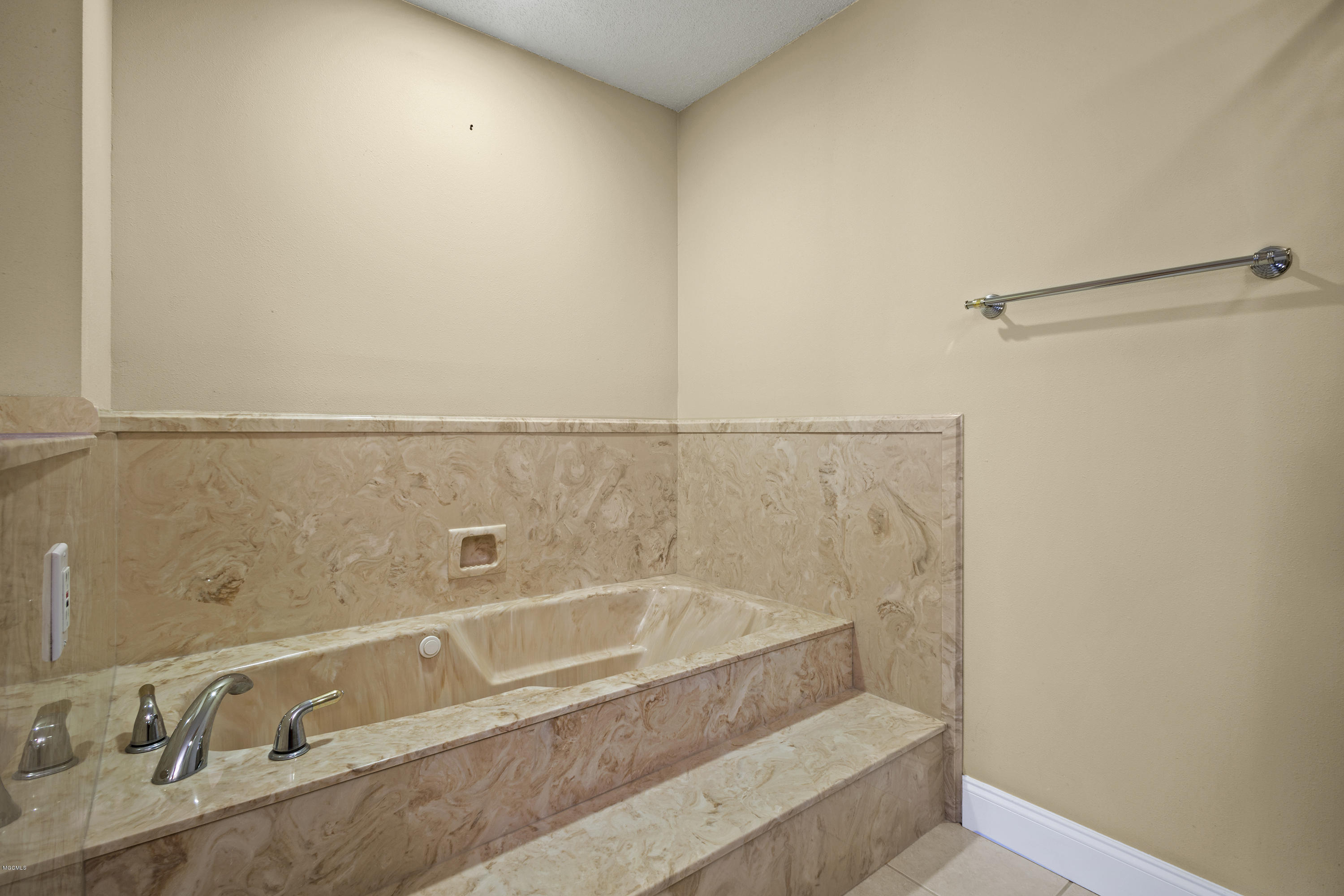 9316 Boyette Road Biloxi, MS 39532 - Photo 16 of 39 Master Bath