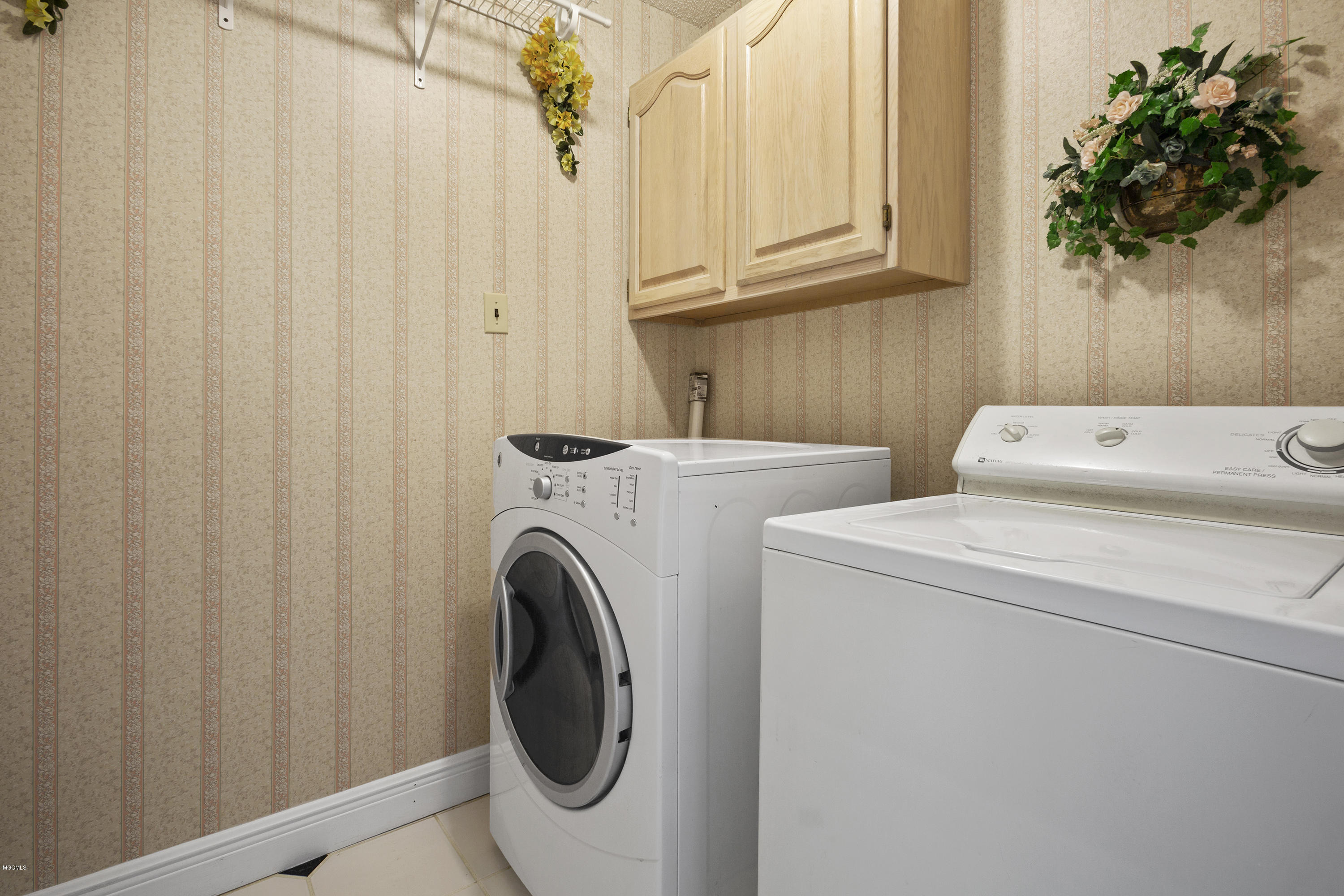 9316 Boyette Road Biloxi, MS 39532 - Photo 22 of 39 Laundry