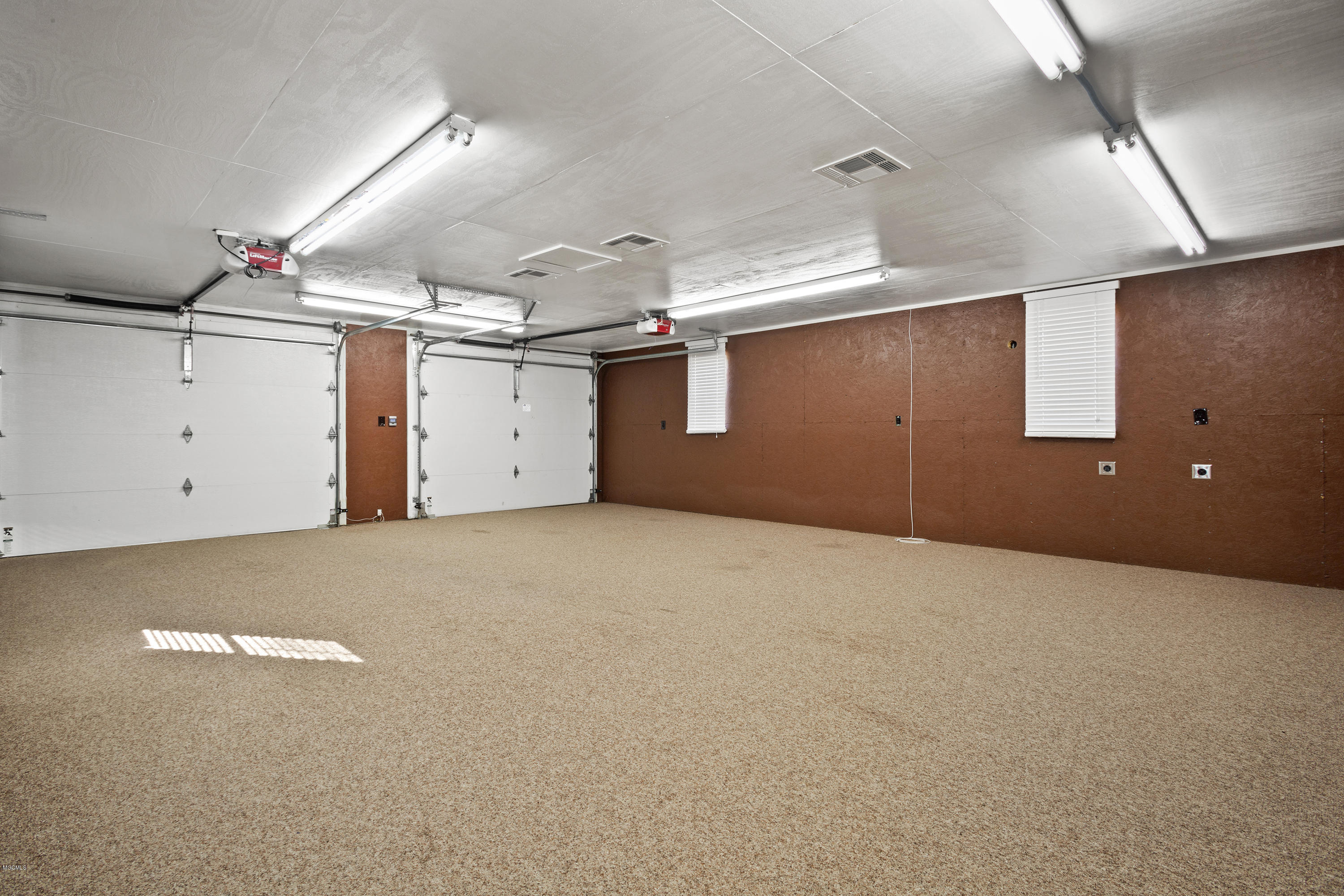 9316 Boyette Road Biloxi, MS 39532 - Photo 23 of 39 Garage