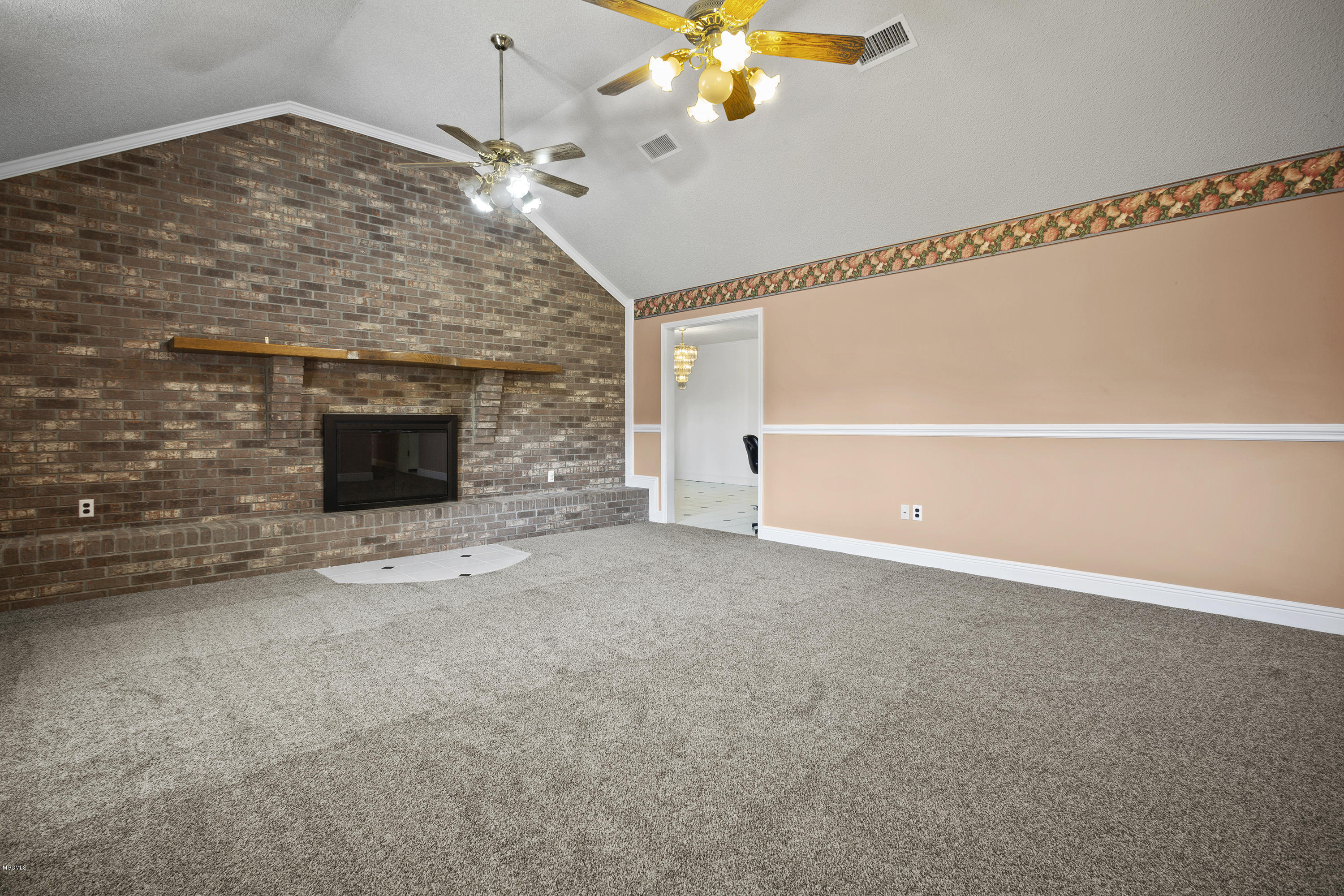 9316 Boyette Road Biloxi, MS 39532 - Photo 3 of 39 Living