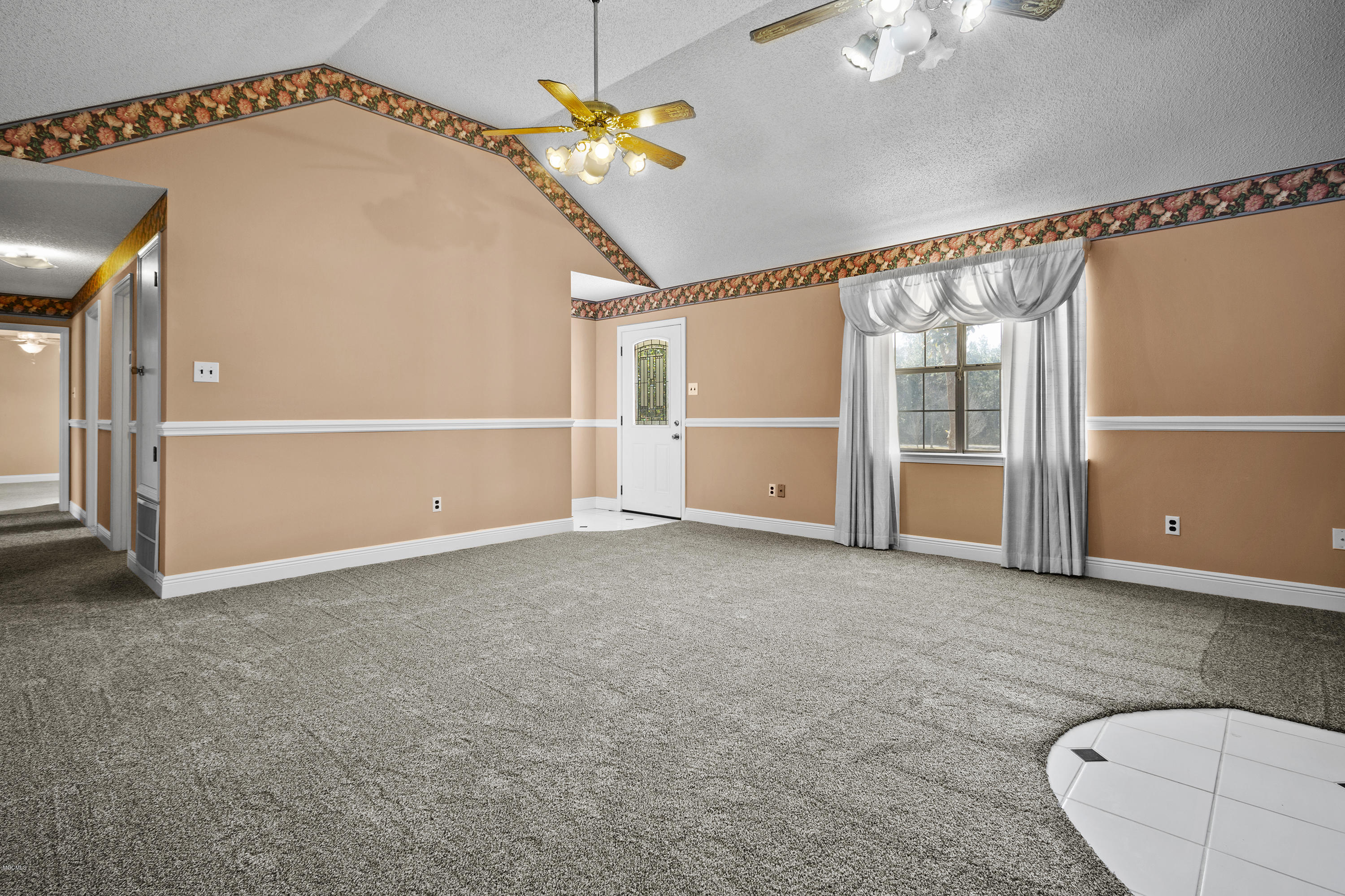 9316 Boyette Road Biloxi, MS 39532 - Photo 4 of 39 Living
