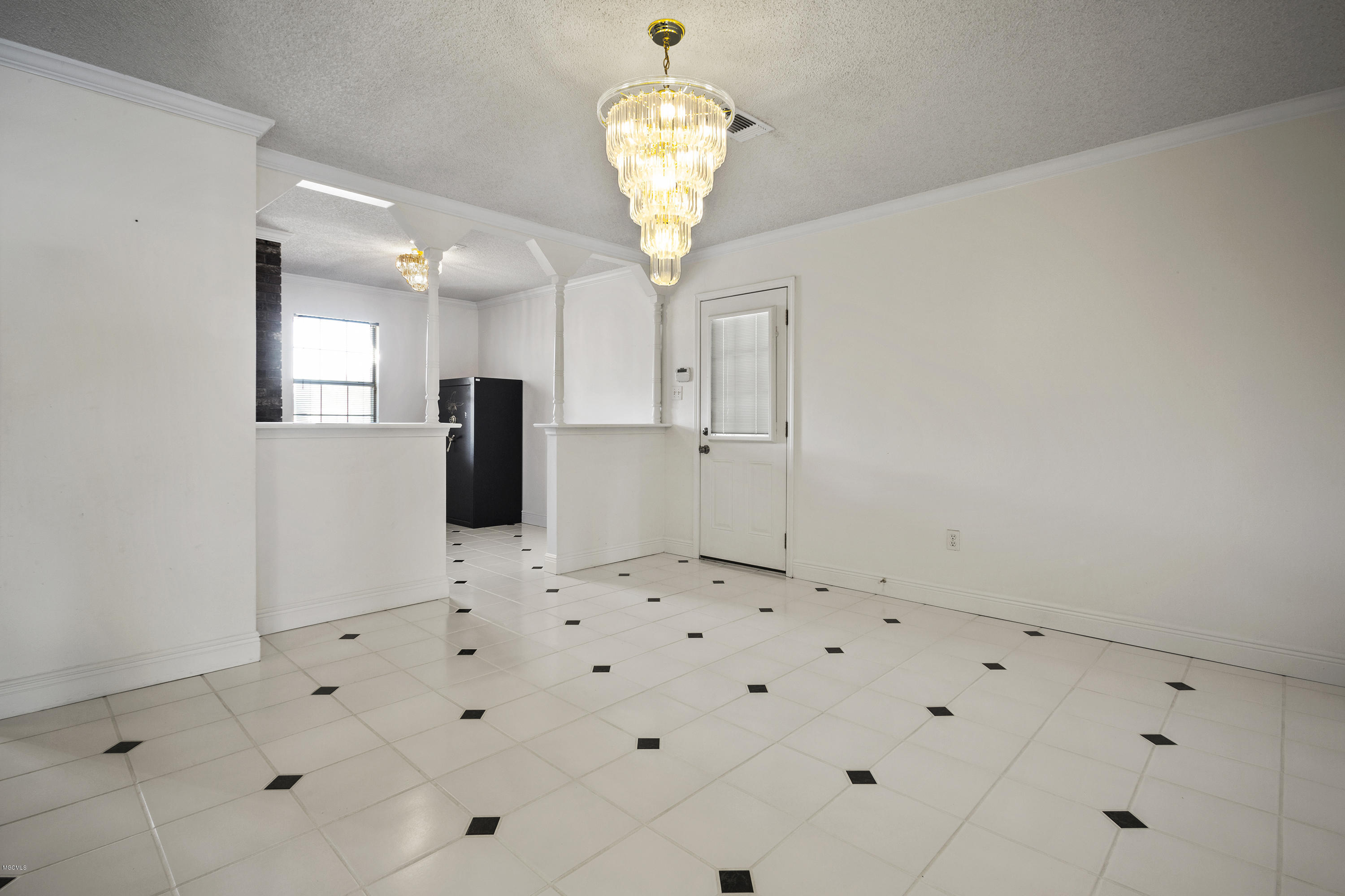 9316 Boyette Road Biloxi, MS 39532 - Photo 10 of 39 Dinning