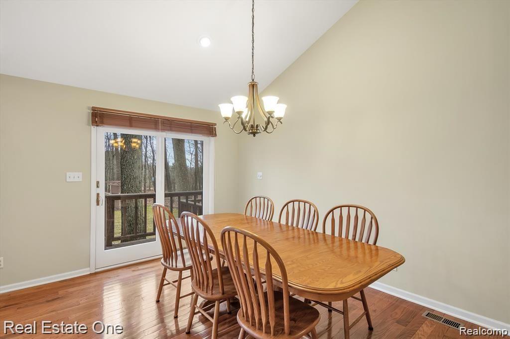 3511 Fenton Road Hartland, MI 48353 - Photo 9 of 47 Dining
