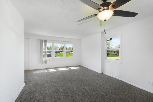 123 Riley Avenue Lockport, IL 60441 - Photo 3 of 15 Gallery Image 3