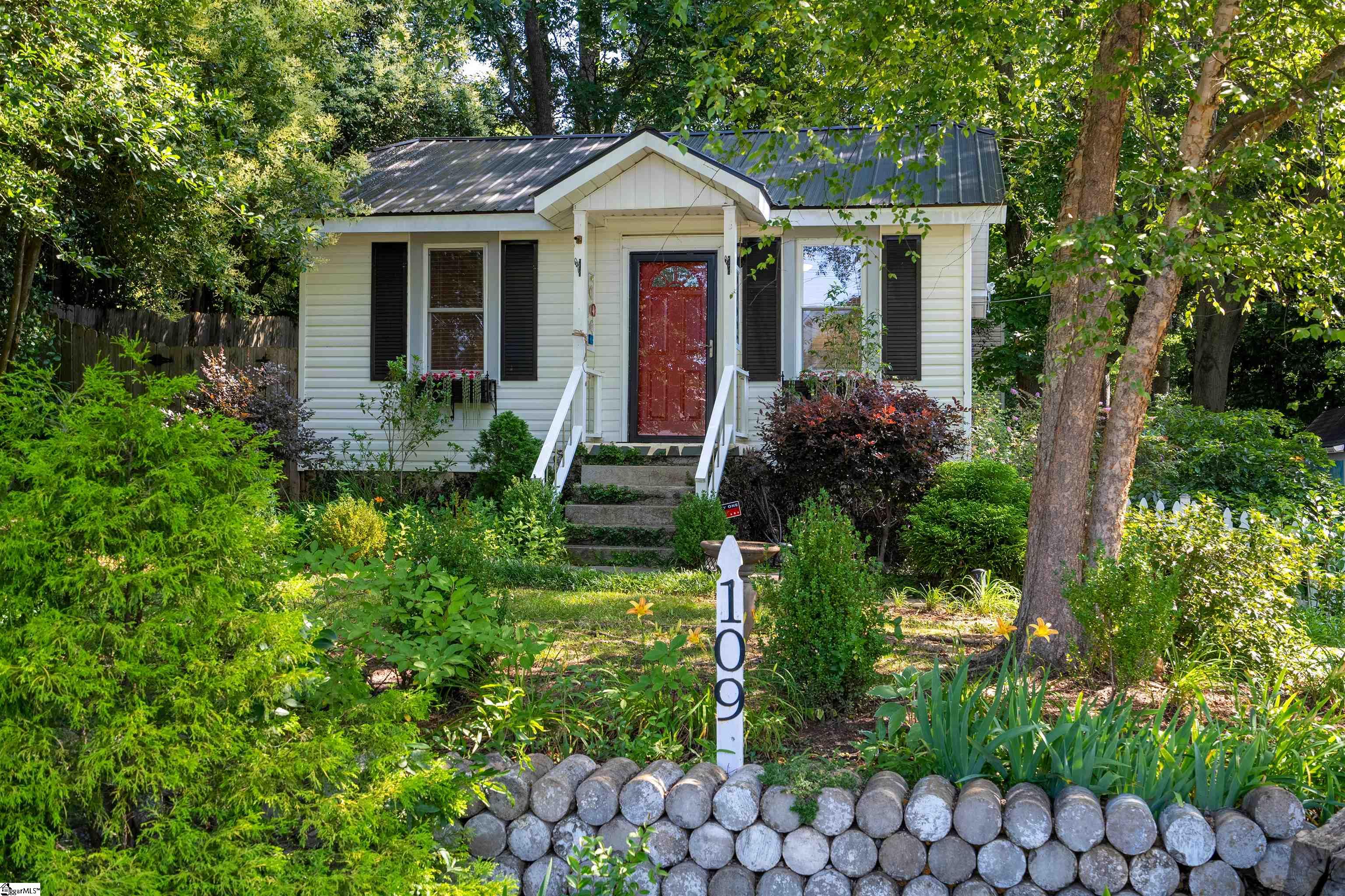 109 Lowndes Hill Road Greenville, SC 29607 - Photo 1 of 29