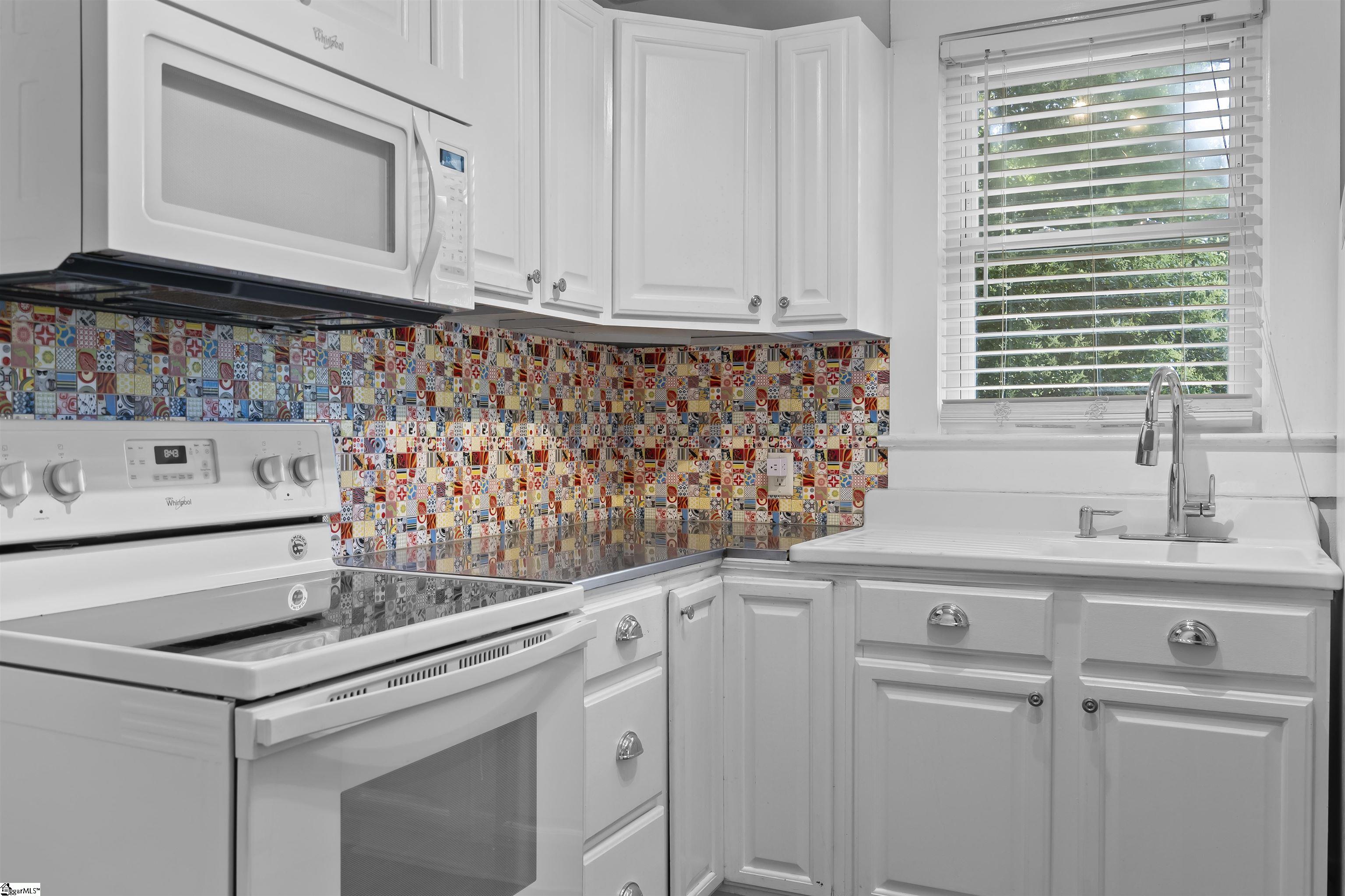 109 Lowndes Hill Road Greenville, SC 29607 - Photo 11 of 29