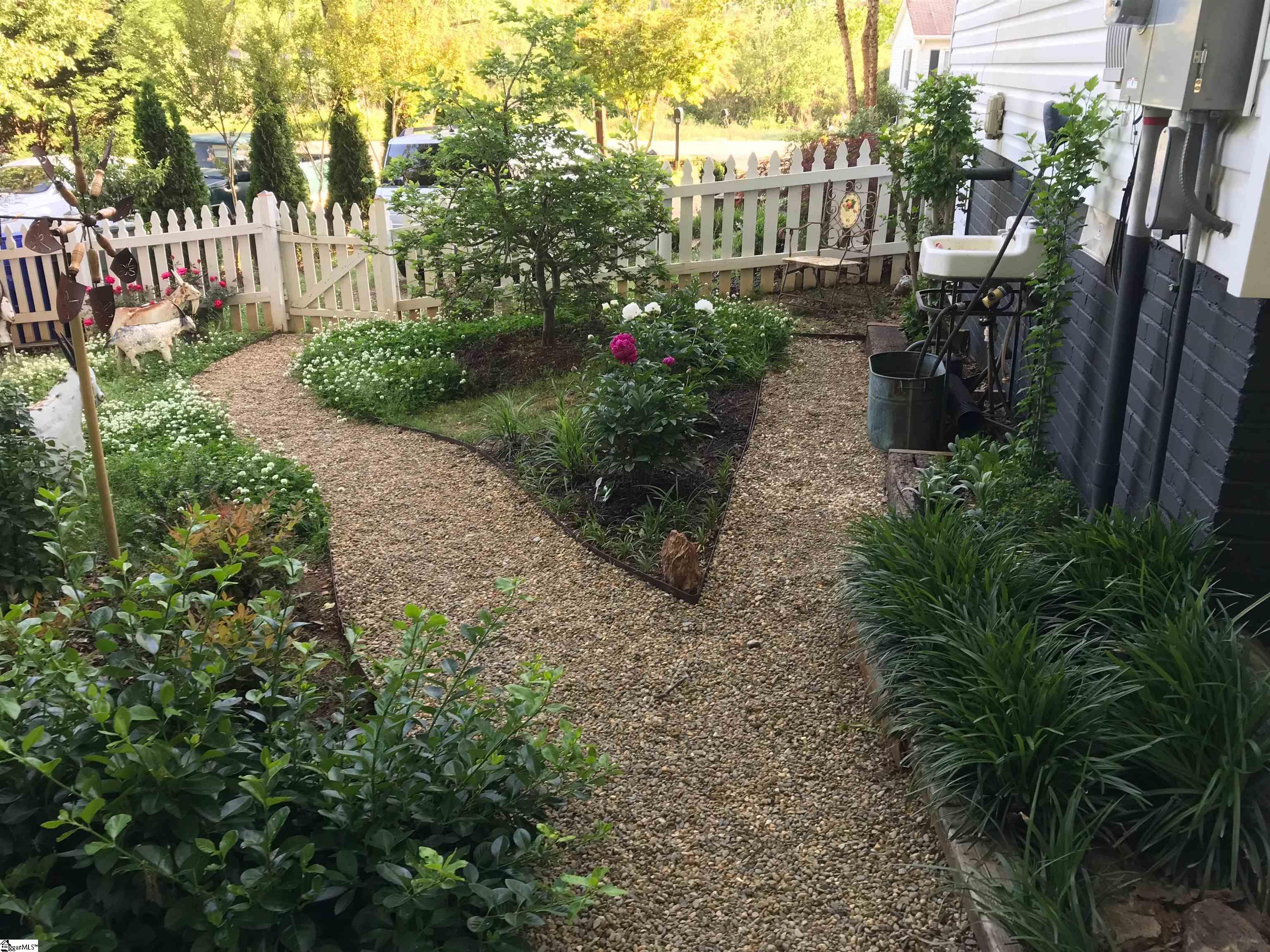 109 Lowndes Hill Road Greenville, SC 29607 - Photo 26 of 29
