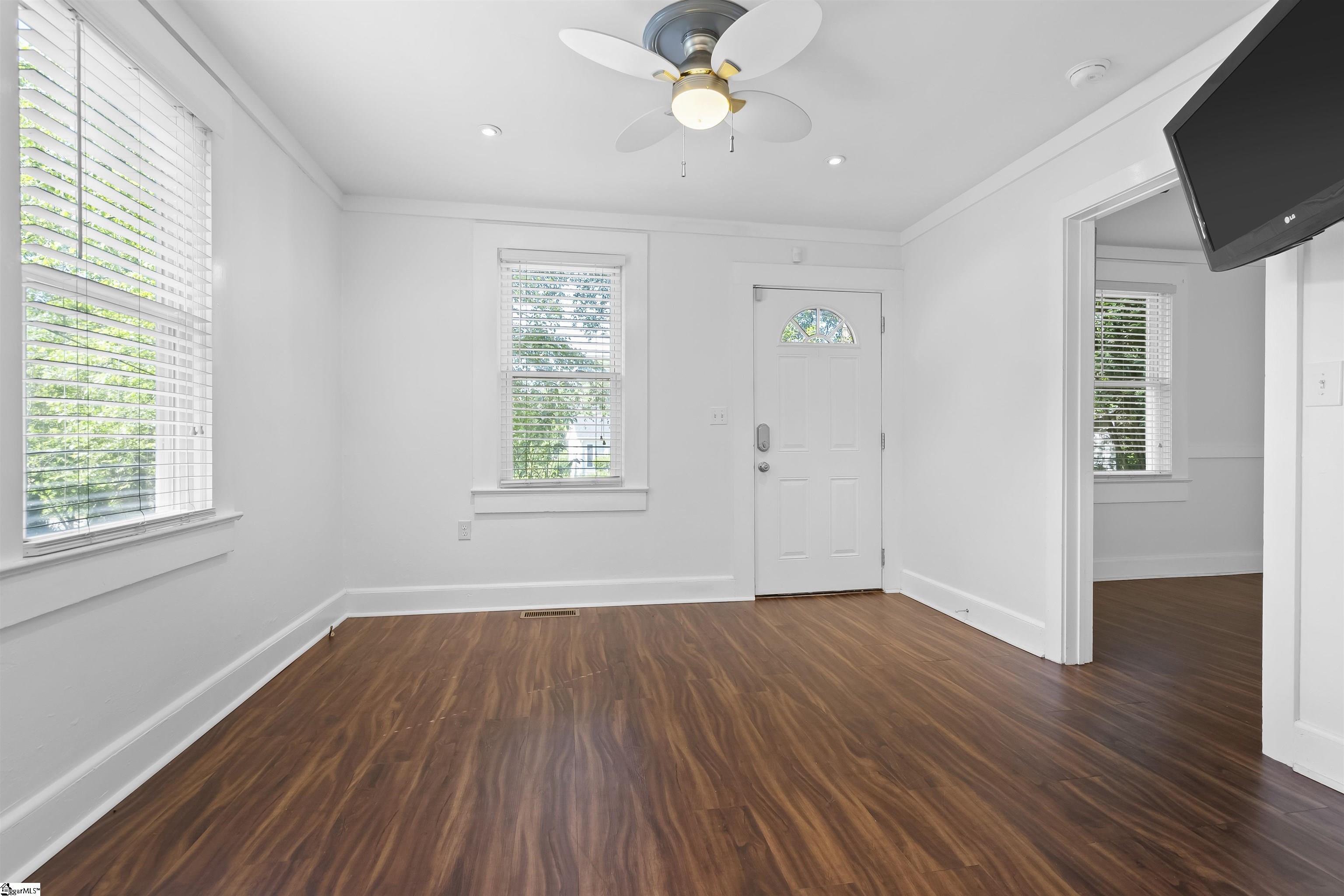 109 Lowndes Hill Road Greenville, SC 29607 - Photo 6 of 29