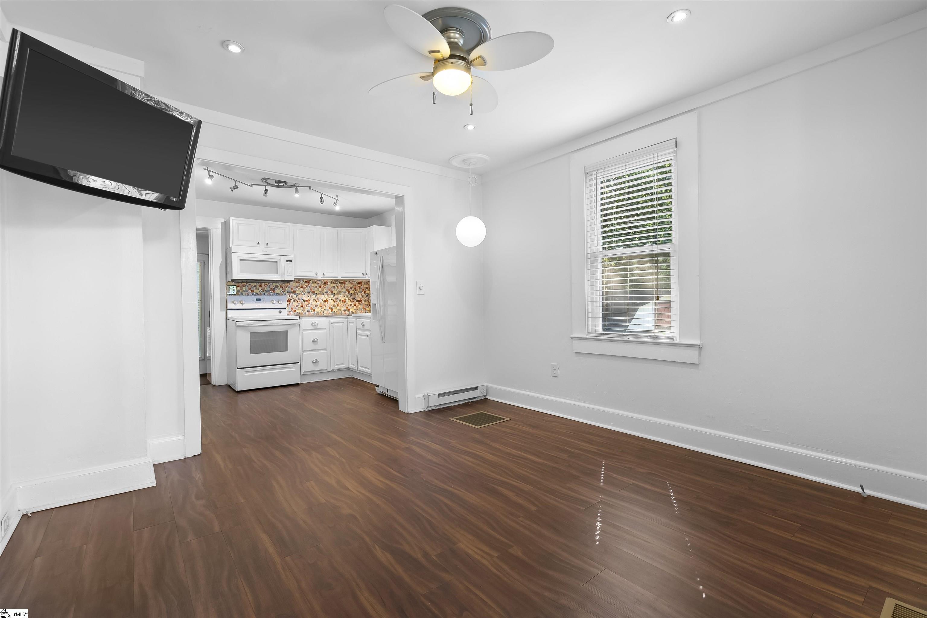 109 Lowndes Hill Road Greenville, SC 29607 - Photo 7 of 29