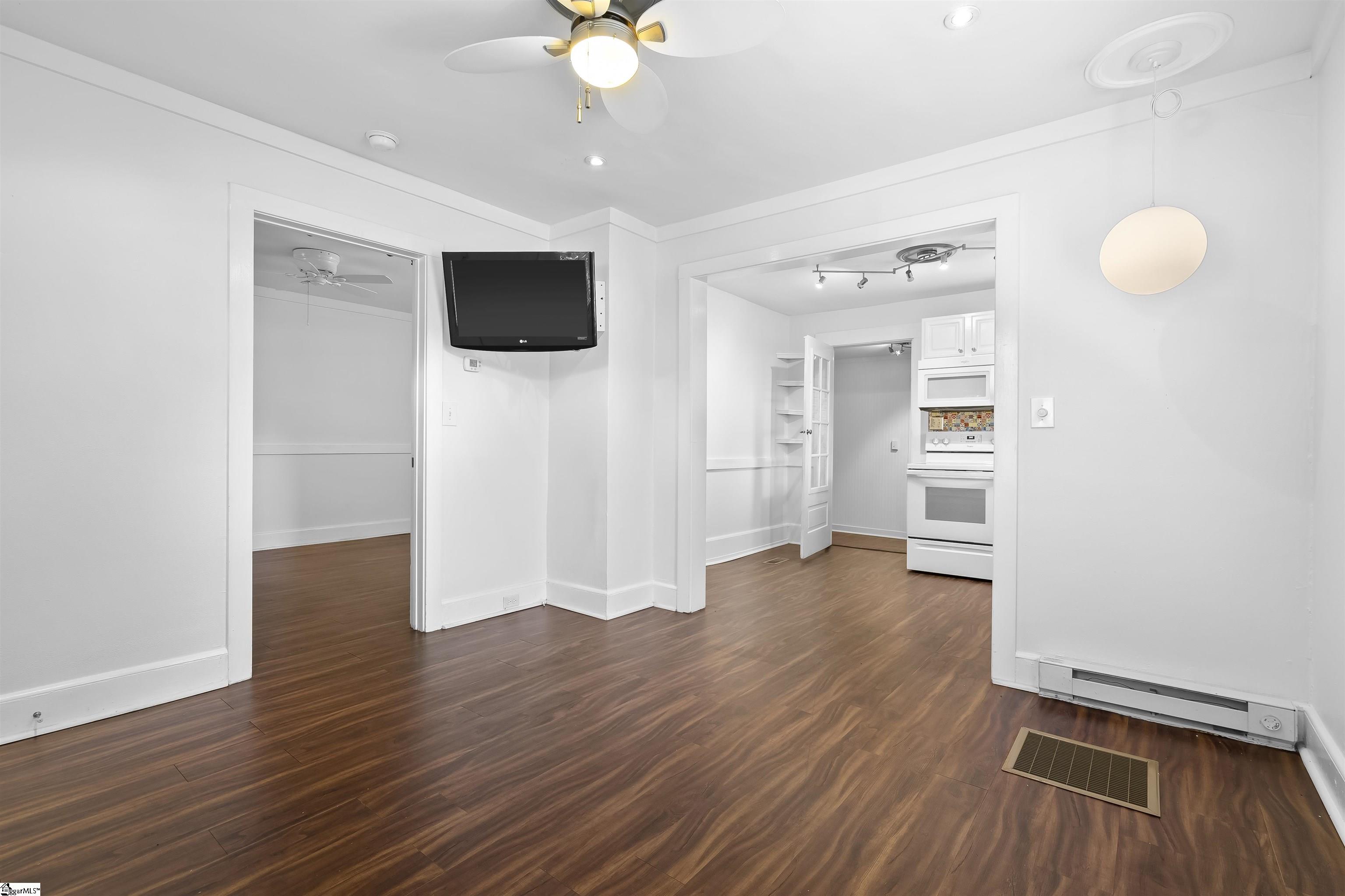 109 Lowndes Hill Road Greenville, SC 29607 - Photo 8 of 29