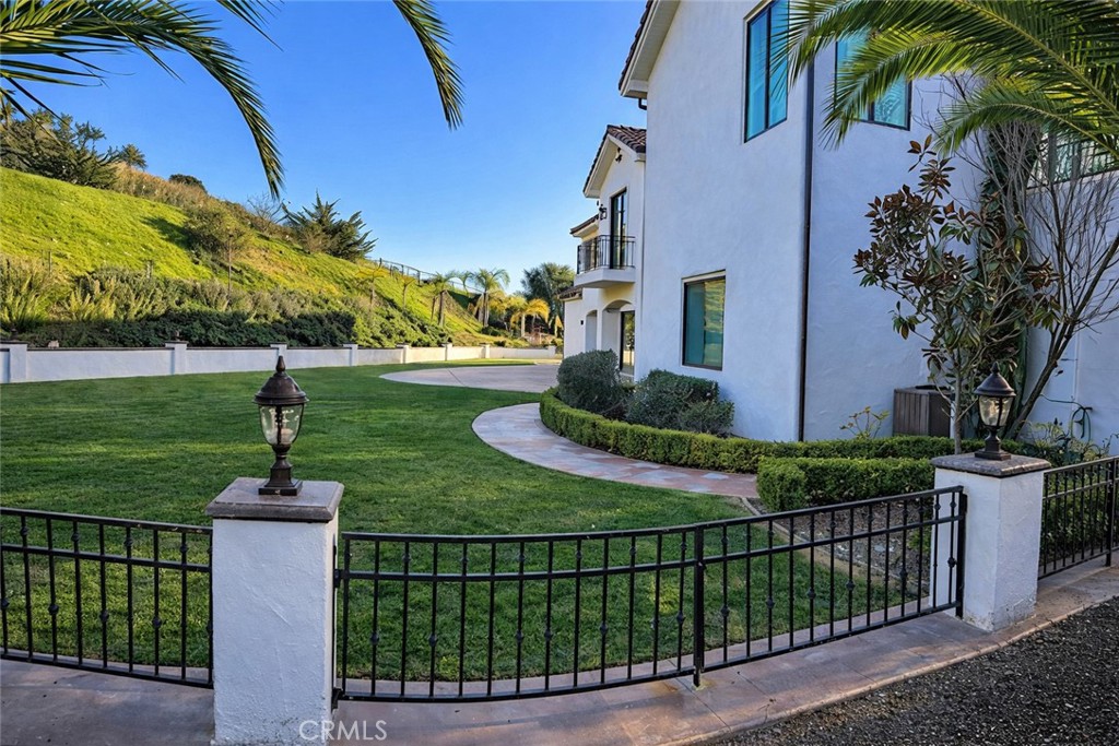 775 Riata Lane Nipomo, CA 93444 - Photo 4 of 40 a front view of a house with garden