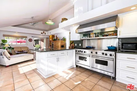 $2,195,000 | 17173 Avenida De Santa Ynez, Pacific Palisades, CA 90272