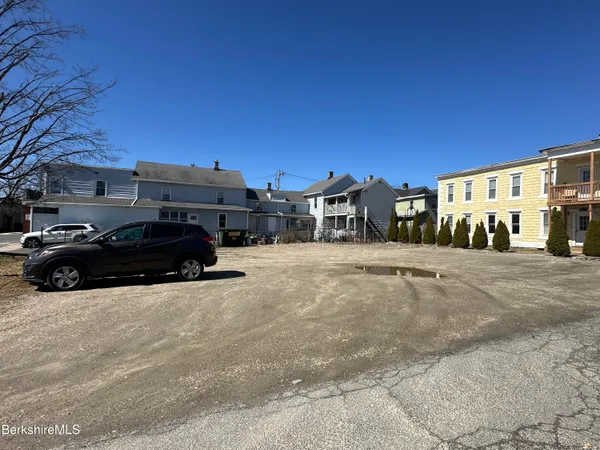 a car parked in front of a building