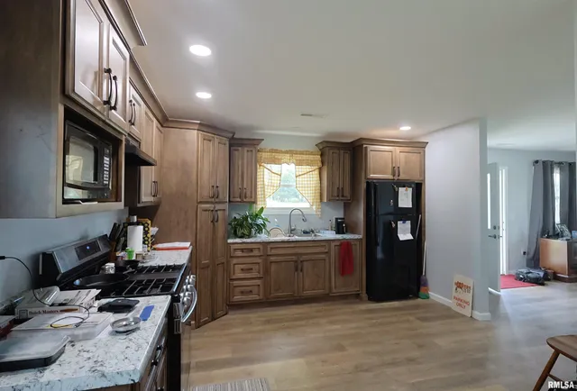 $175,000 | 101 North Railroad Street, Patoka, IL 62875