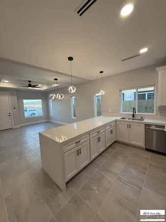 $2,100 | 3265 Alegre Drive, Brownsville, TX 78526