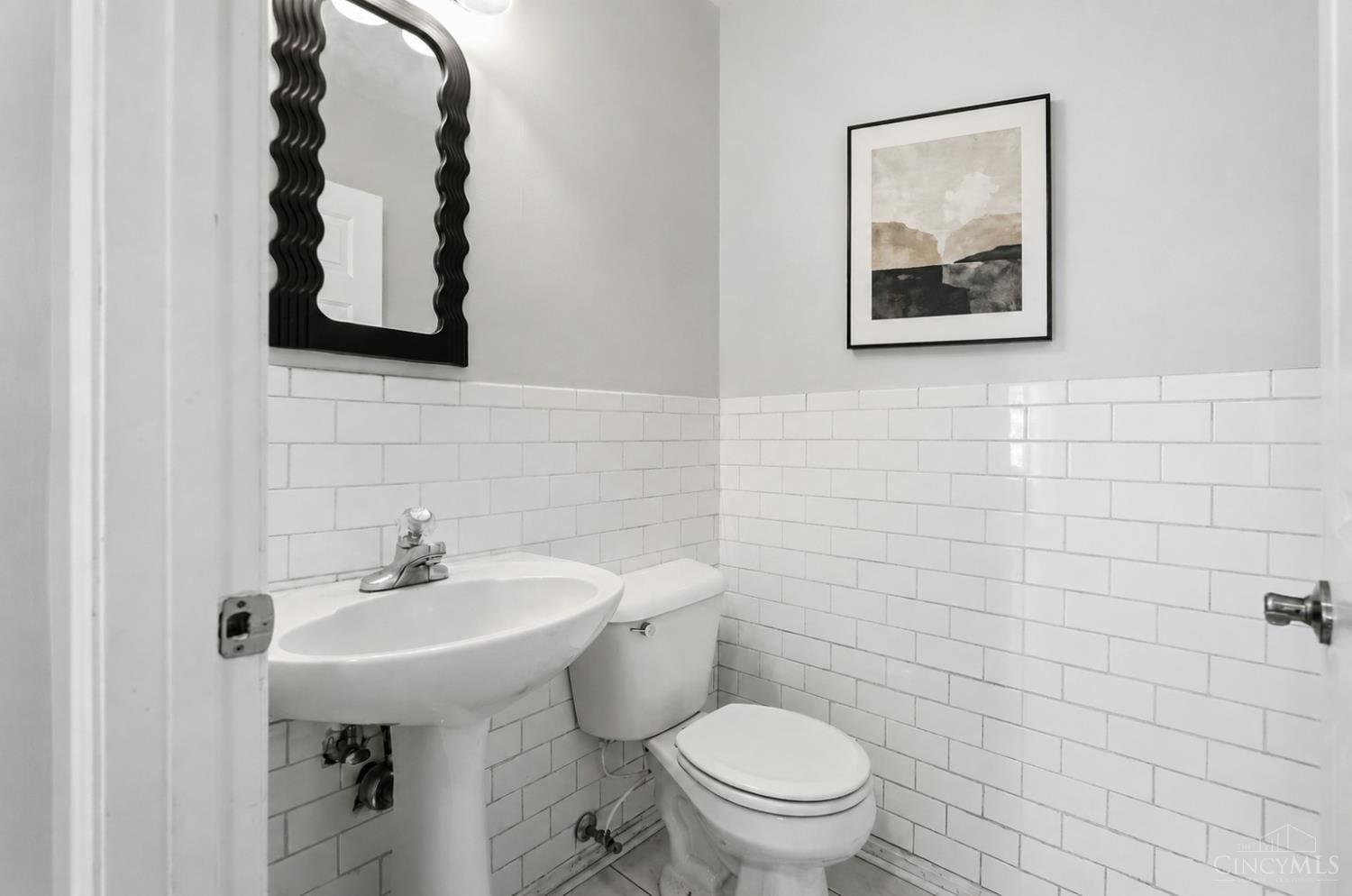 2580 Riverside Drive Cincinnati, OH 45202 - Photo 20 of 36