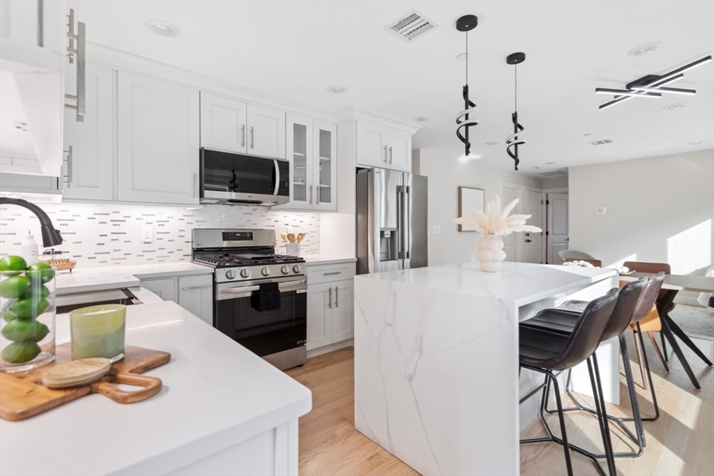 155 A Boston Avenue, Unit 2 Somerville, MA 02144 - Photo 6 of 38