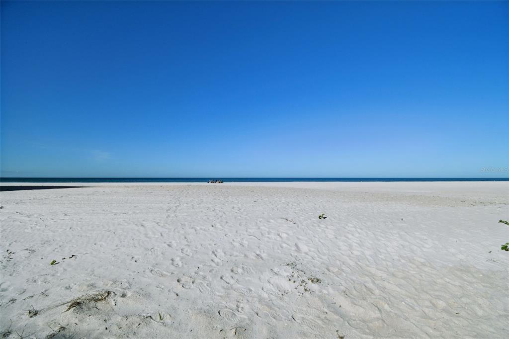 1586 Gulf Boulevard, Unit 2502 Clearwater Beach, FL 33767 - Photo 9 of 47